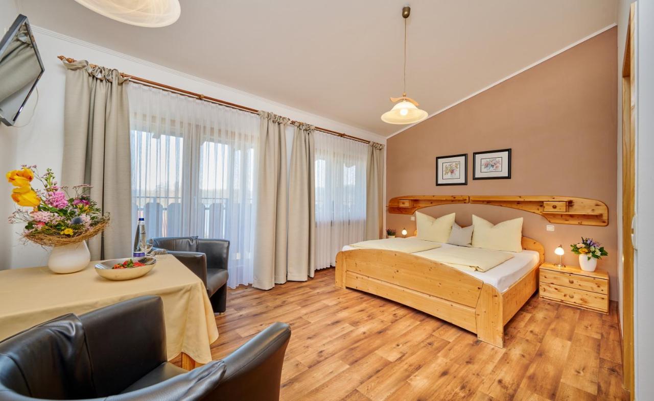 Hotel Restaurant Zum Goldenen Anker Mit Hallenbad & Wellnessbereich Windorf  Kültér fotó