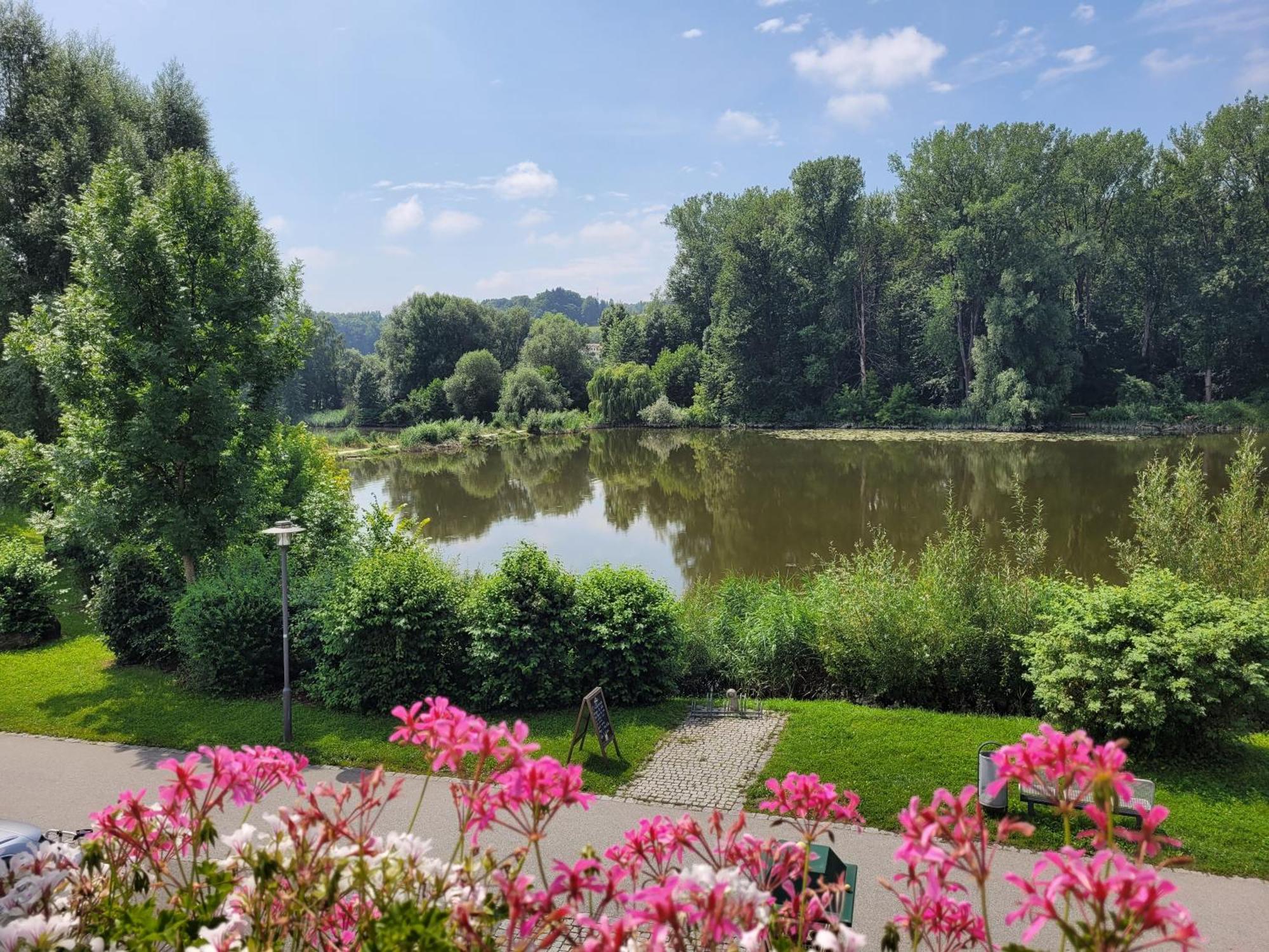 Hotel Restaurant Zum Goldenen Anker Mit Hallenbad & Wellnessbereich Windorf  Kültér fotó