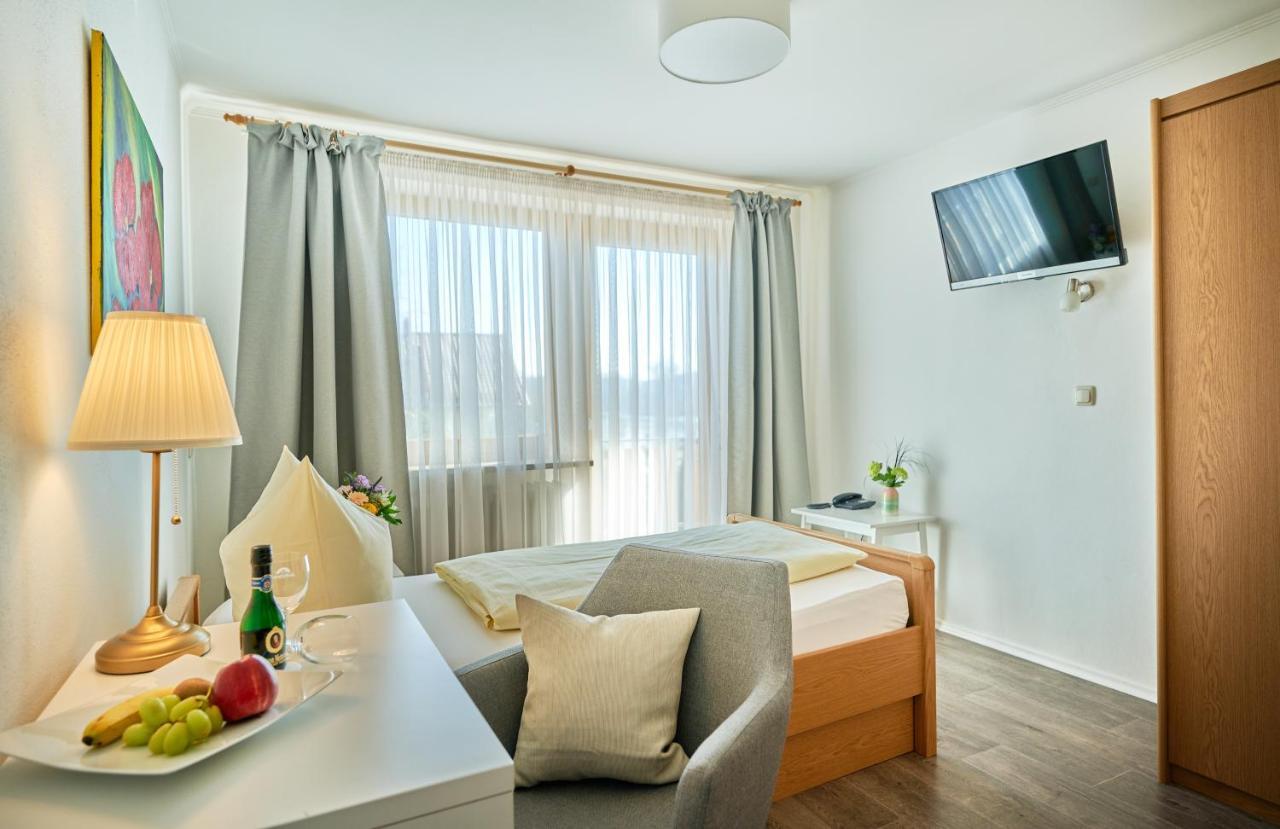 Hotel Restaurant Zum Goldenen Anker Mit Hallenbad & Wellnessbereich Windorf  Kültér fotó