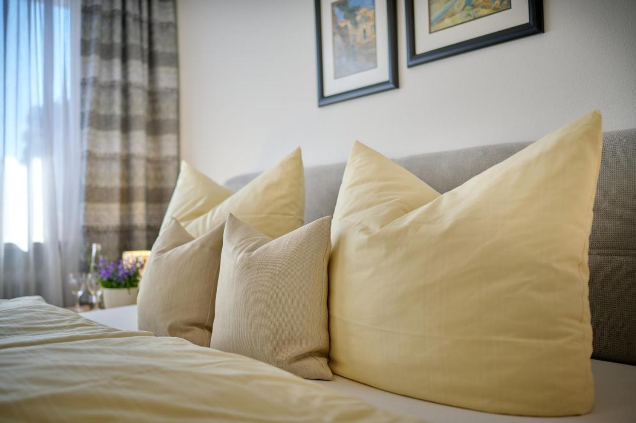 Hotel Restaurant Zum Goldenen Anker Mit Hallenbad & Wellnessbereich Windorf  Kültér fotó