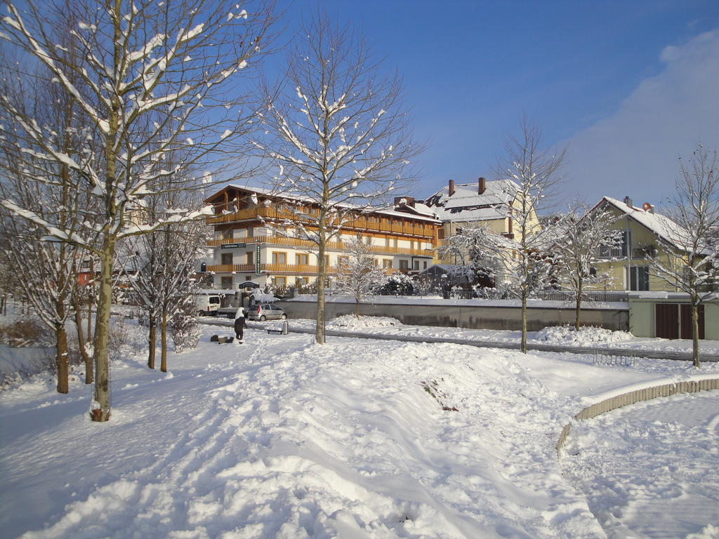 Hotel Restaurant Zum Goldenen Anker Mit Hallenbad & Wellnessbereich Windorf  Kültér fotó